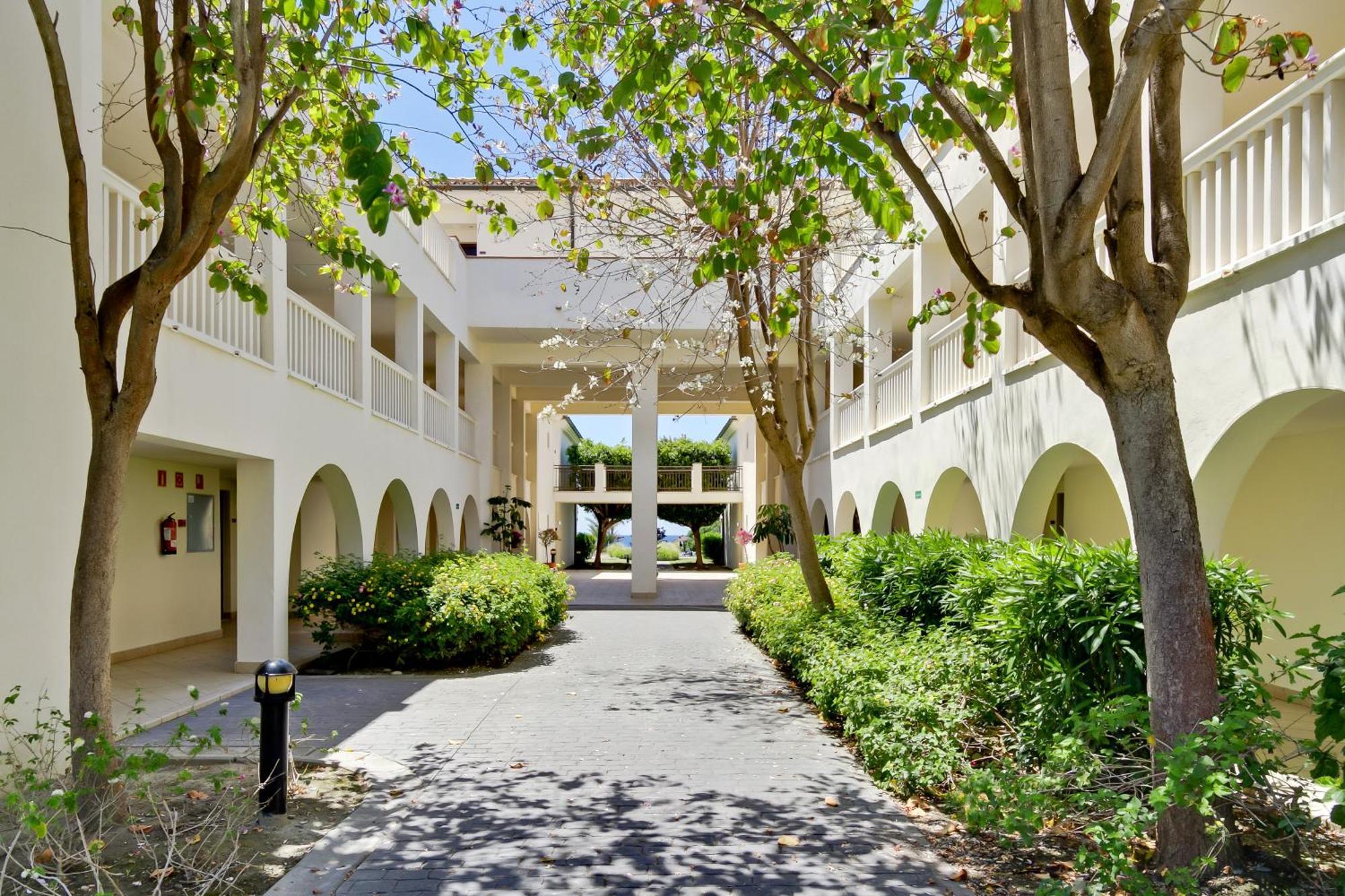 Impressive Playa Granada Golf Hotel 4*