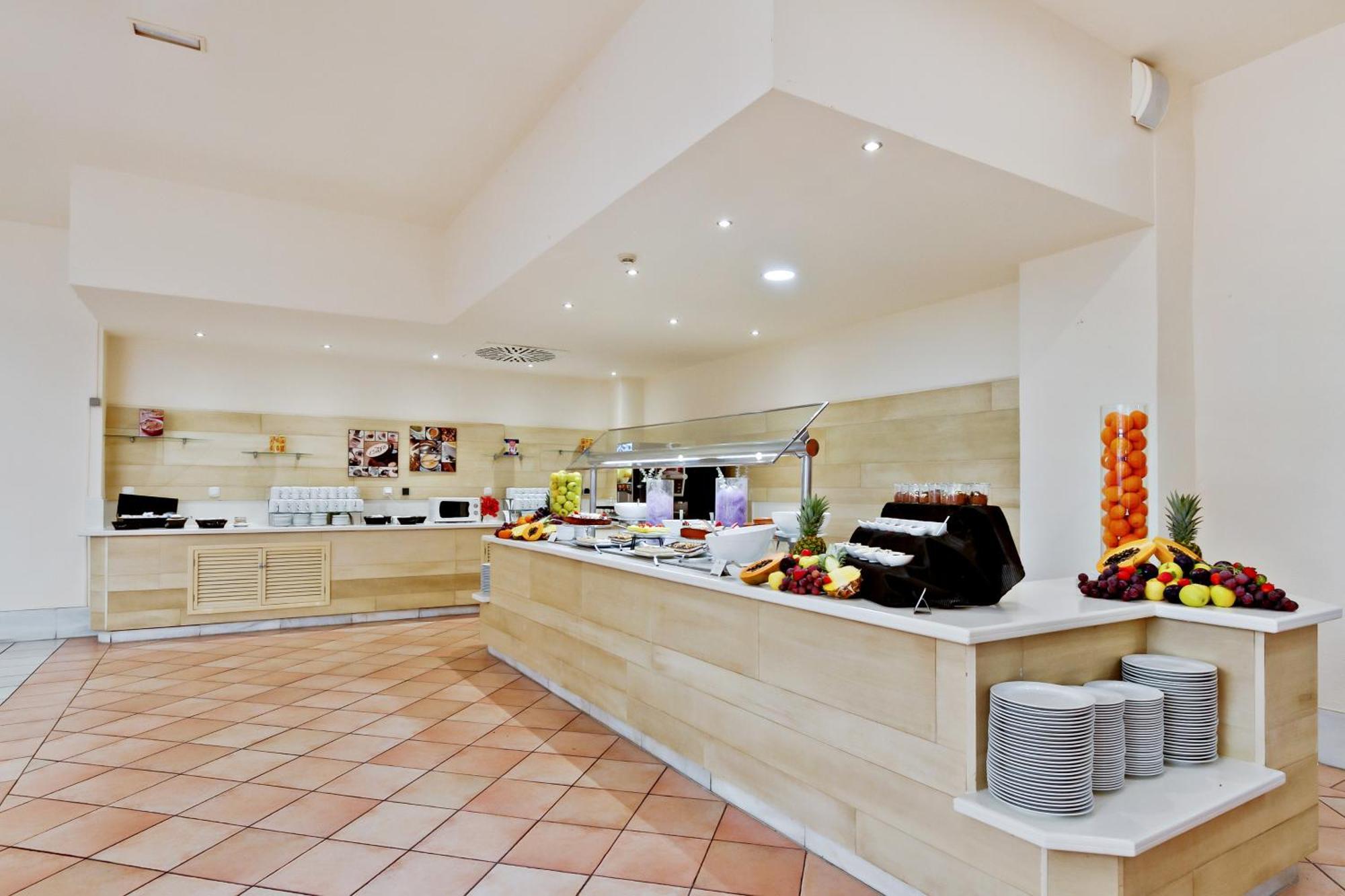 Hotel Impressive Playa Granada Golf 4*